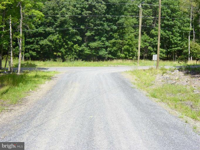 QUAKER WOODS SUBDIVISION - Land