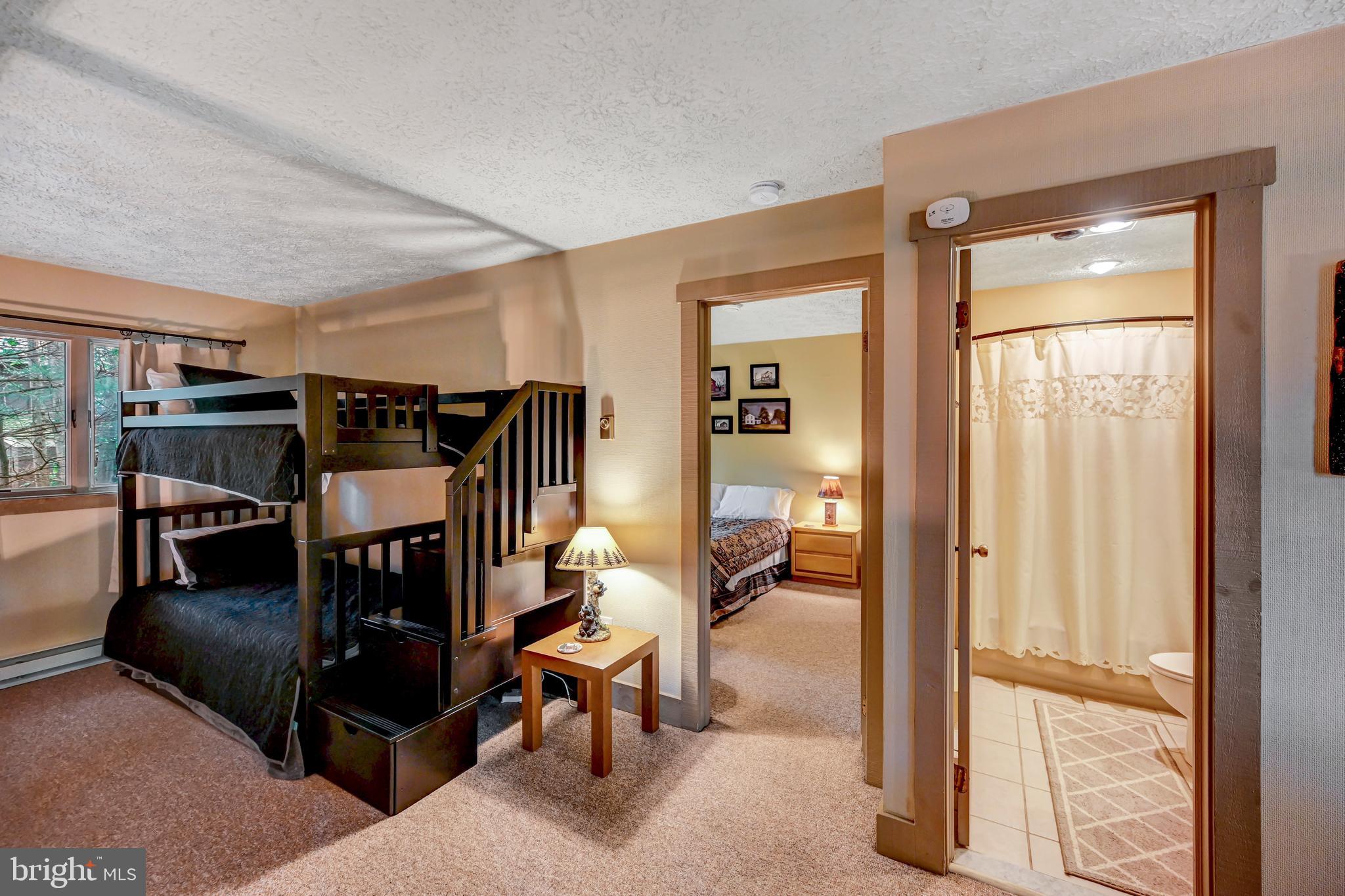 SNOW RIDGE VILLAGE - Residential