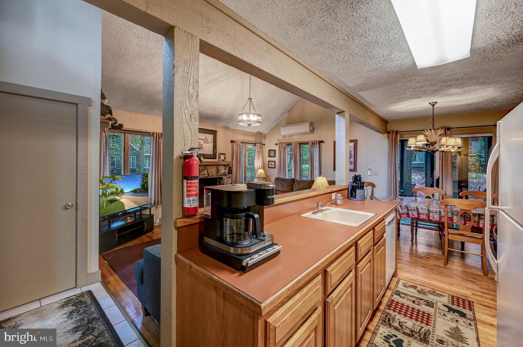 SNOW RIDGE VILLAGE - Residential