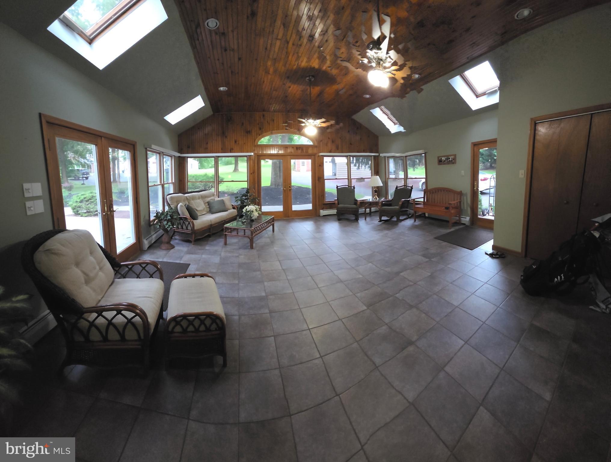 1373 OXFORD VALLEY ROAD