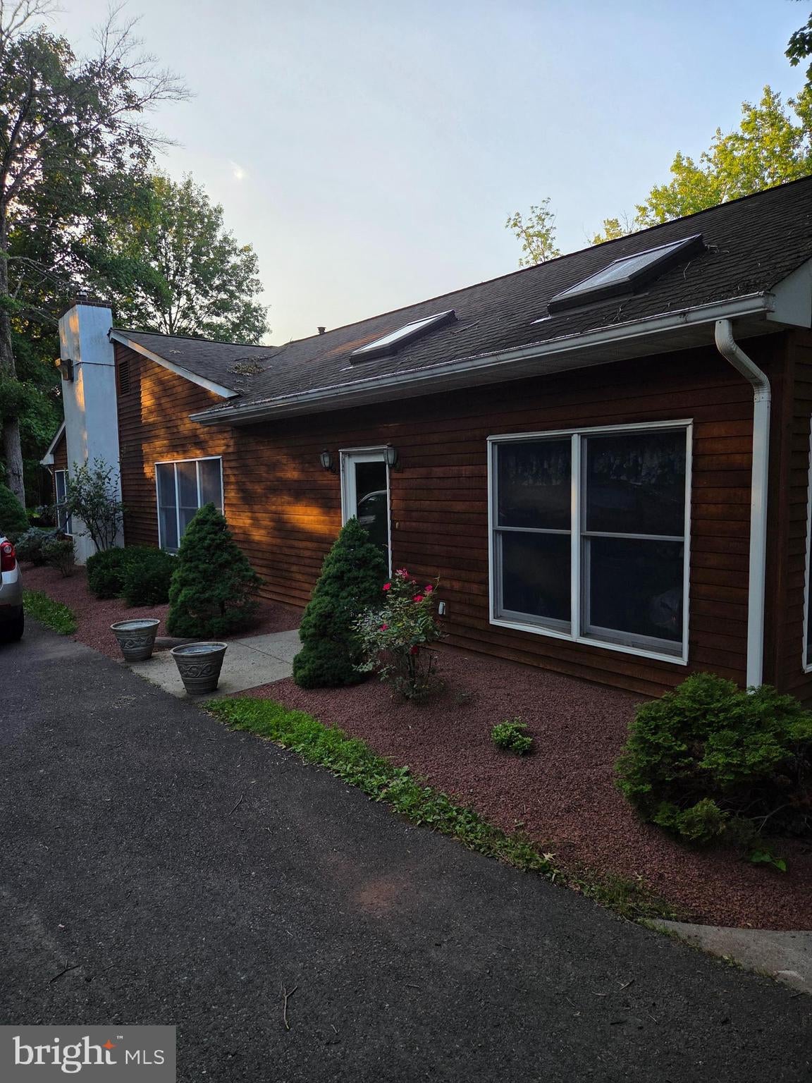 1373 OXFORD VALLEY ROAD