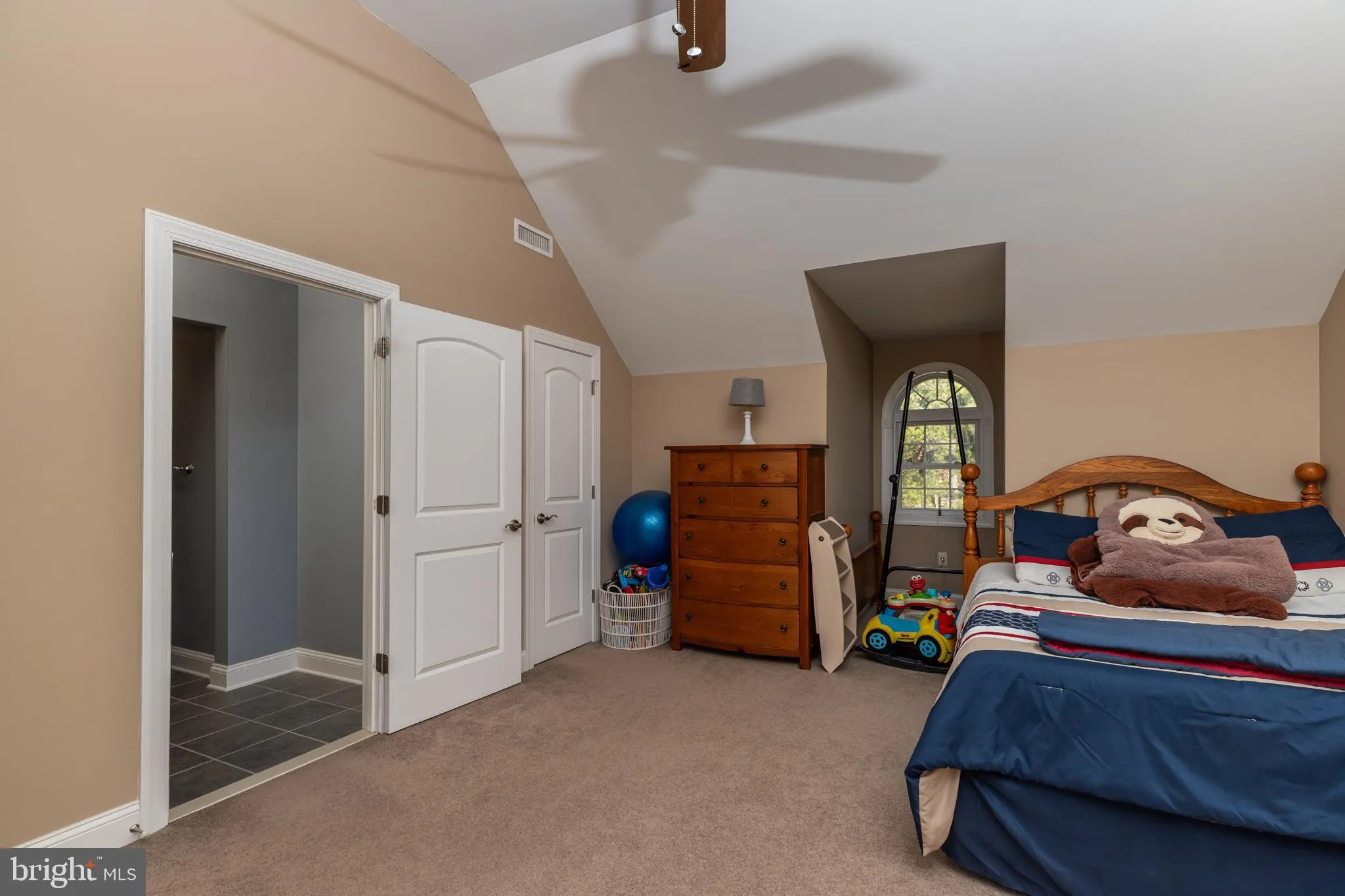 Crisfield, Maryland 21817, United States, 4 Bedrooms Bedrooms, ,4 BathroomsBathrooms,Residential,Contingent,24073