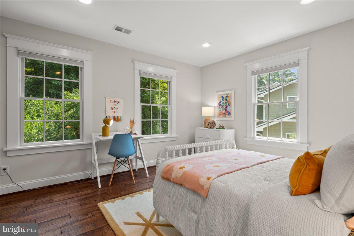 ROSEMONT - Residential