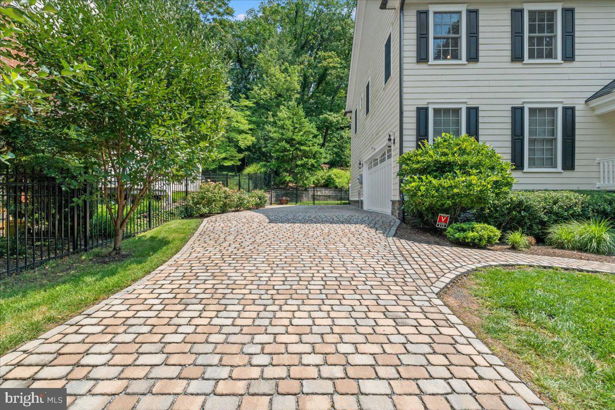 ROSEMONT - Residential