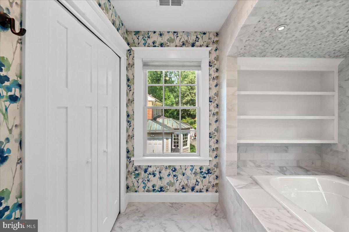 ROSEMONT - Residential