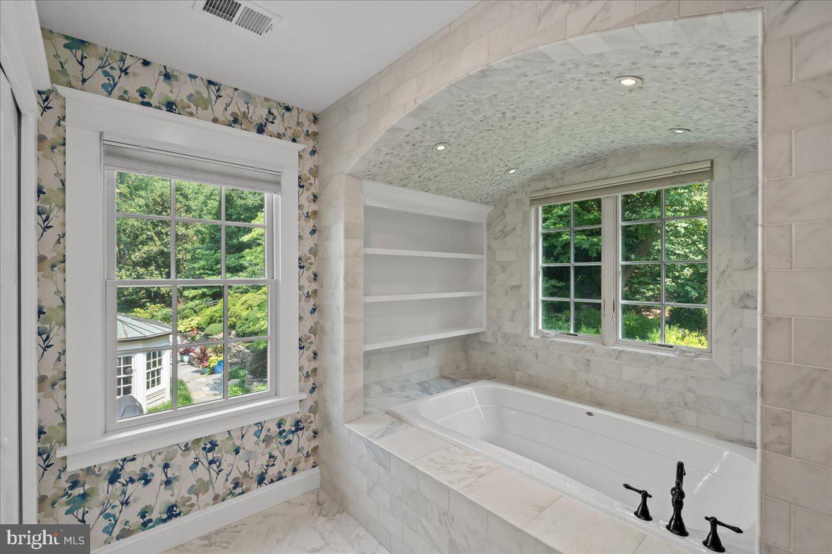 ROSEMONT - Residential