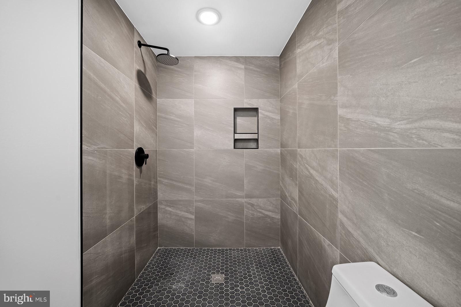 STRAWBERRY MANSION - Residential Lease