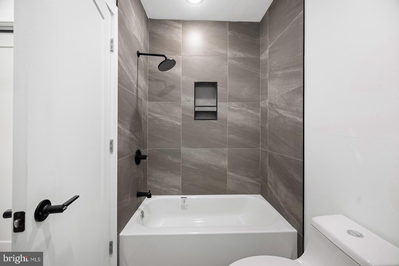 STRAWBERRY MANSION - Residential Lease