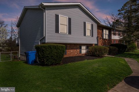 Photo of 204 Grand Drive, TANEYTOWN, MD 21787 (MLS # MDCR2033956)