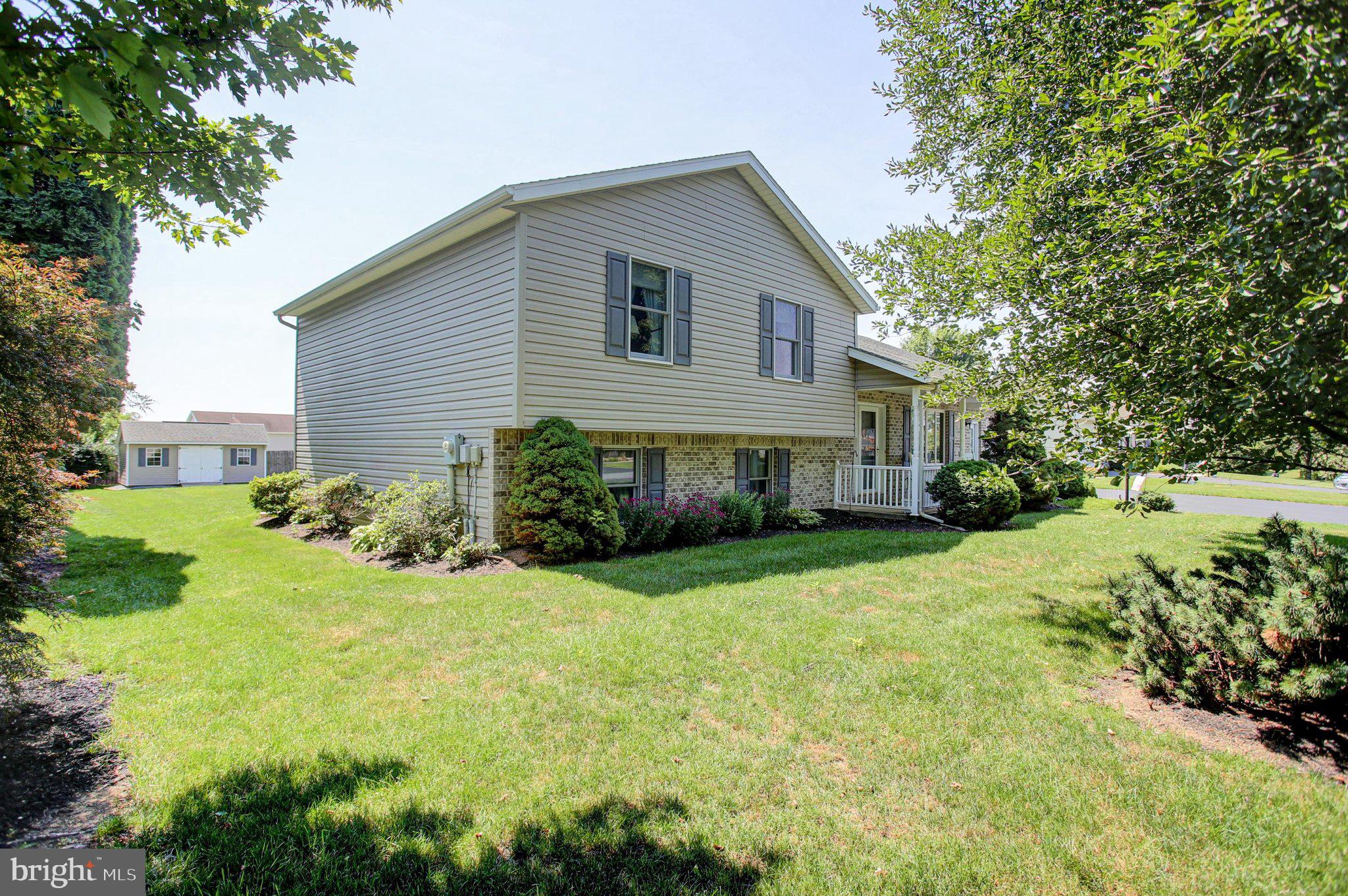 1407 HAMILTON HILLS DRIVE