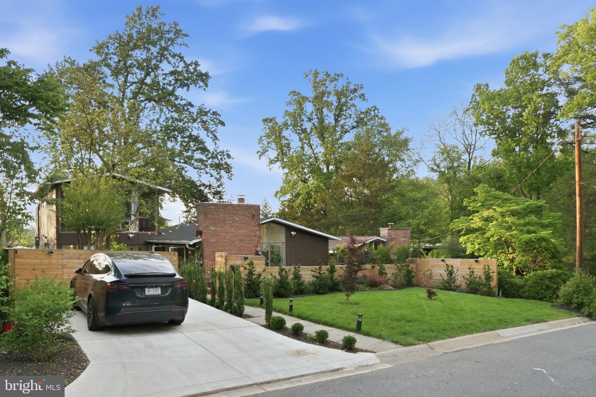 HAMMOND WOODS - Residential