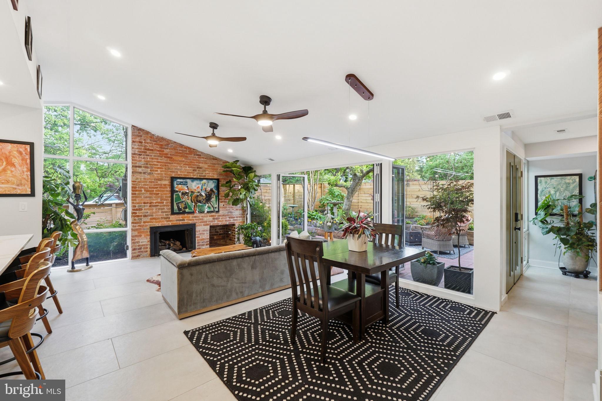 HAMMOND WOODS - Residential