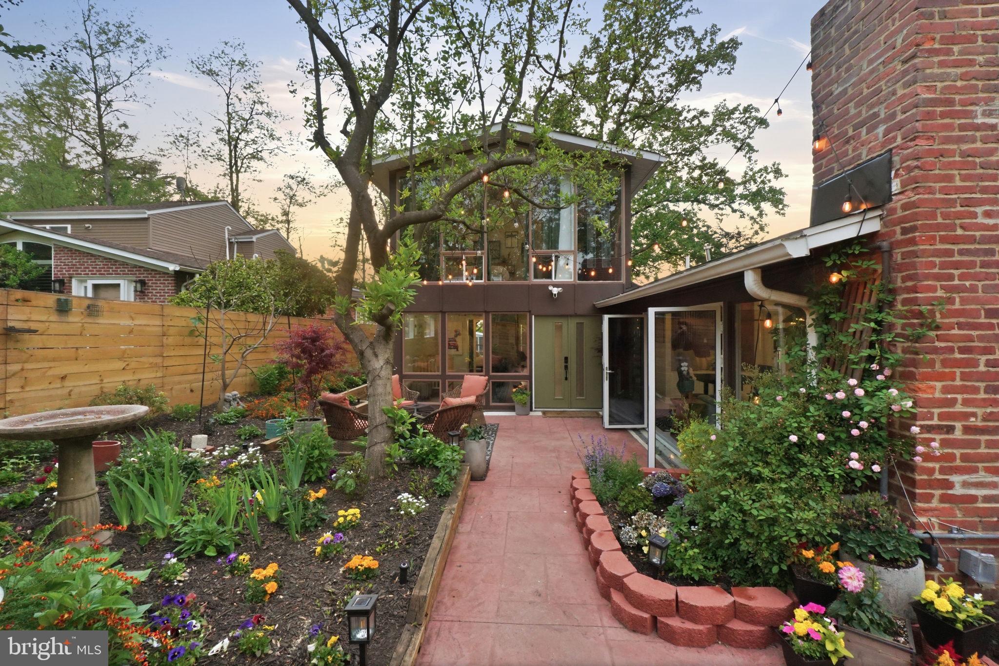 HAMMOND WOODS - Residential