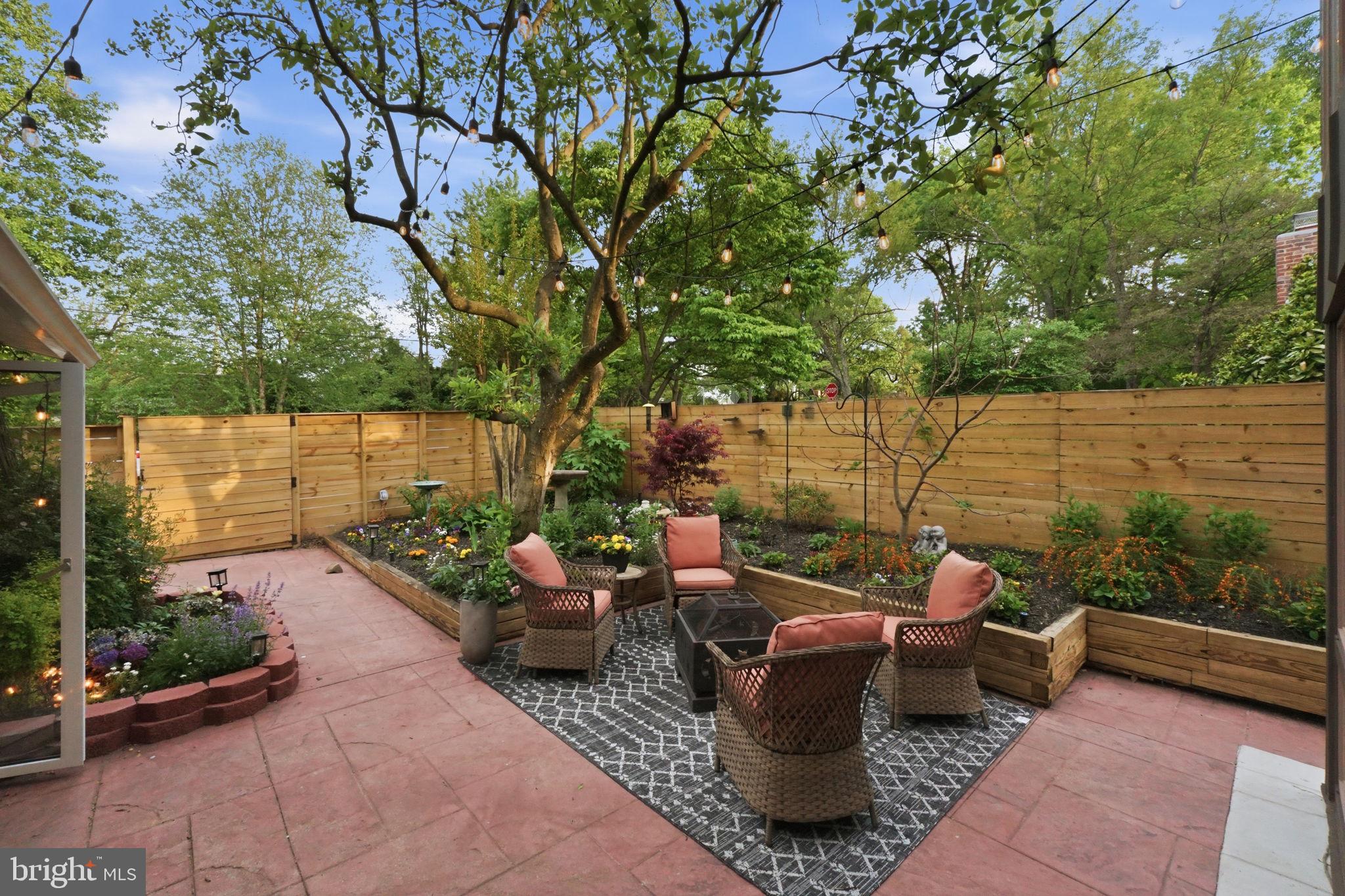 HAMMOND WOODS - Residential