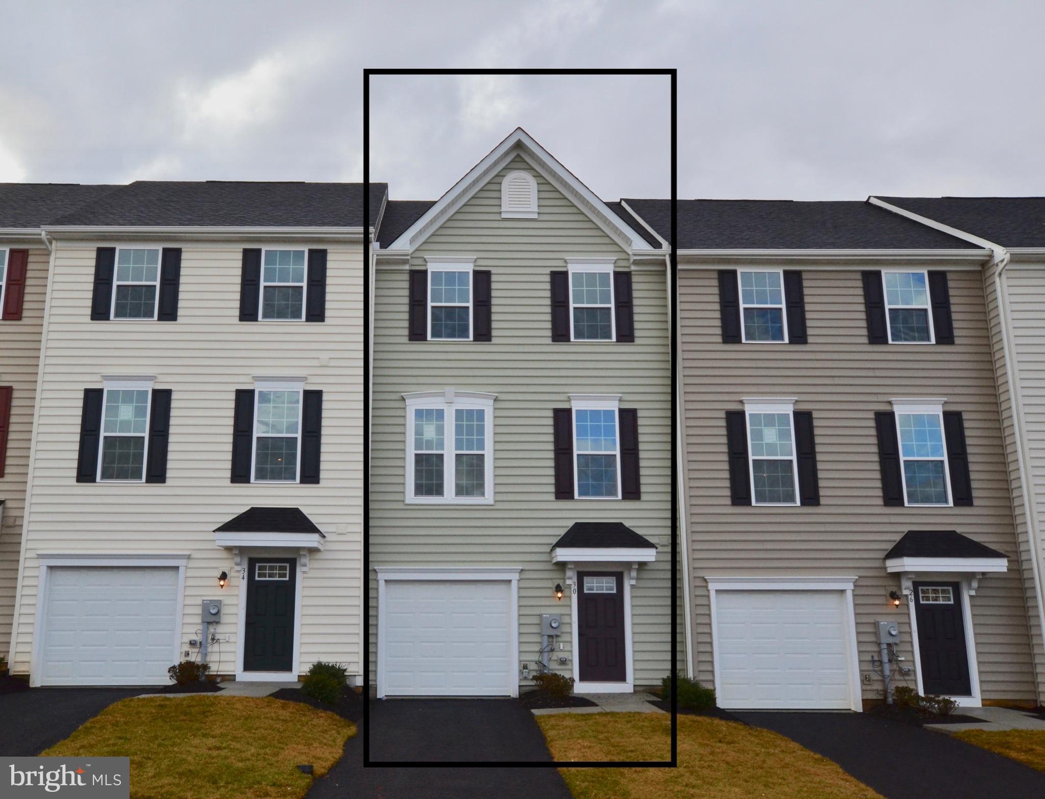 FOR RENT: 3 BEDROOMS, 2 FULL AND 1 HALF BATH AND A FULLY FINISHED LOWER LEVEL. 1 CAR GARAGE WITH GARAGE DOOR OPENER. UPGRADED KITCHEN FEATURING LARGE CENTER ISLAND W/ GRANITE, OPEN FLOOR PLAN, AND STAINLESS STEEL APPLIANCES. THE WASHER AND DRYER ARE LOCATED ON THE BEDROOM LEVEL. CONVENIENTLY LOCATED OFF I-81, I-70 & ROUTE 9 IN THE POPULAR SPRING MILLS AREAS. NO PETS, NO SMOKING. APPLY USING RENTSPREE. Pictures are prior to current tenant occupying. Date available is July 1, 2025.