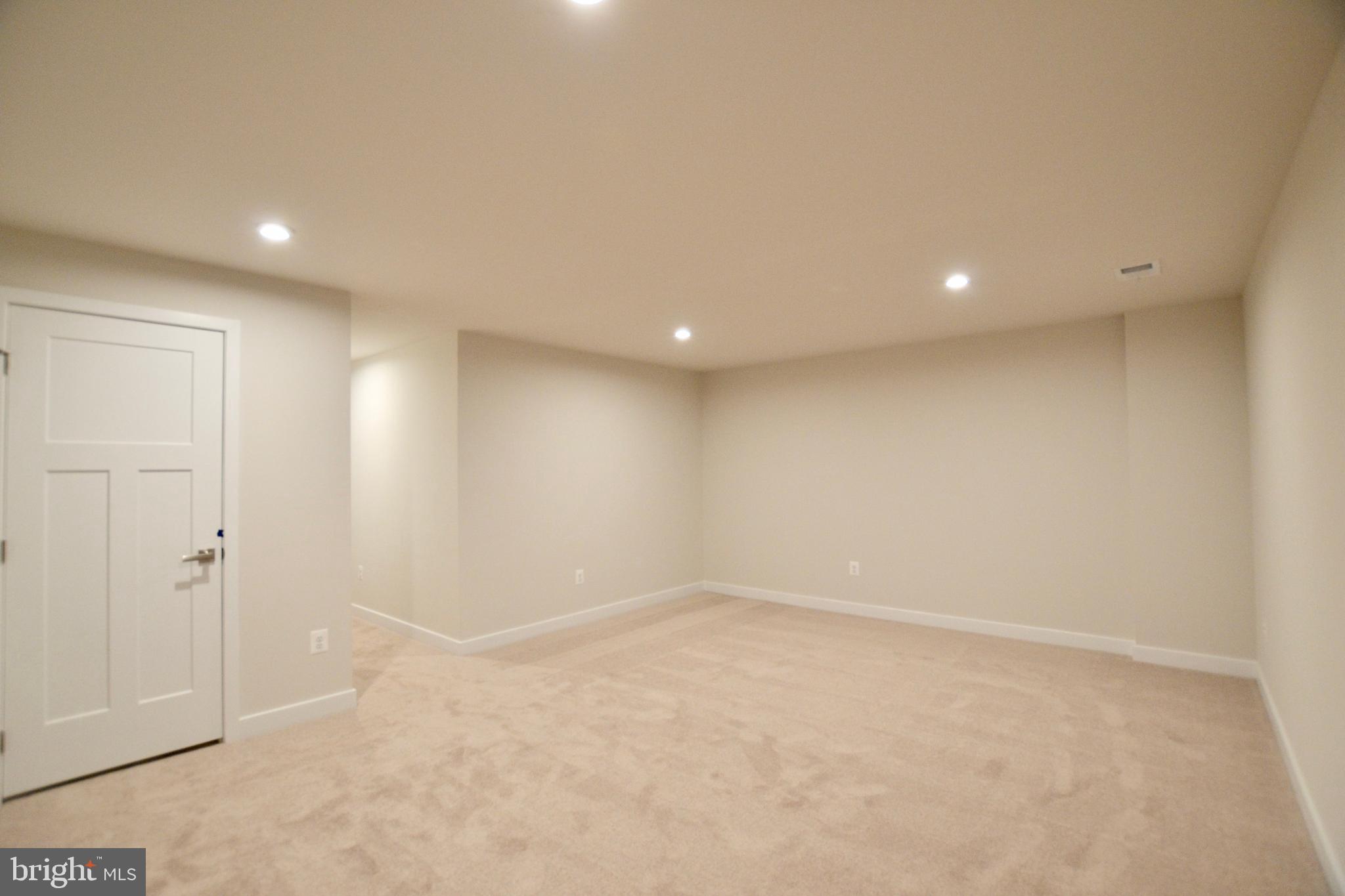 POTOMAC STATION - Residential Lease