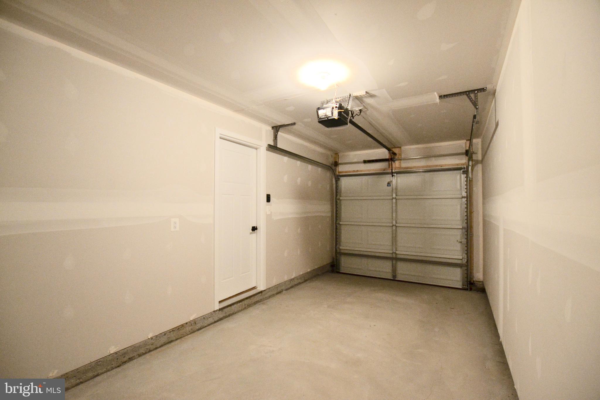 POTOMAC STATION - Residential Lease