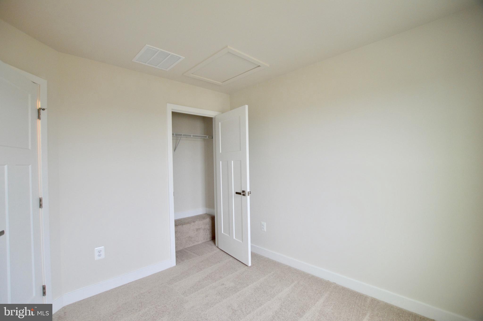 POTOMAC STATION - Residential Lease