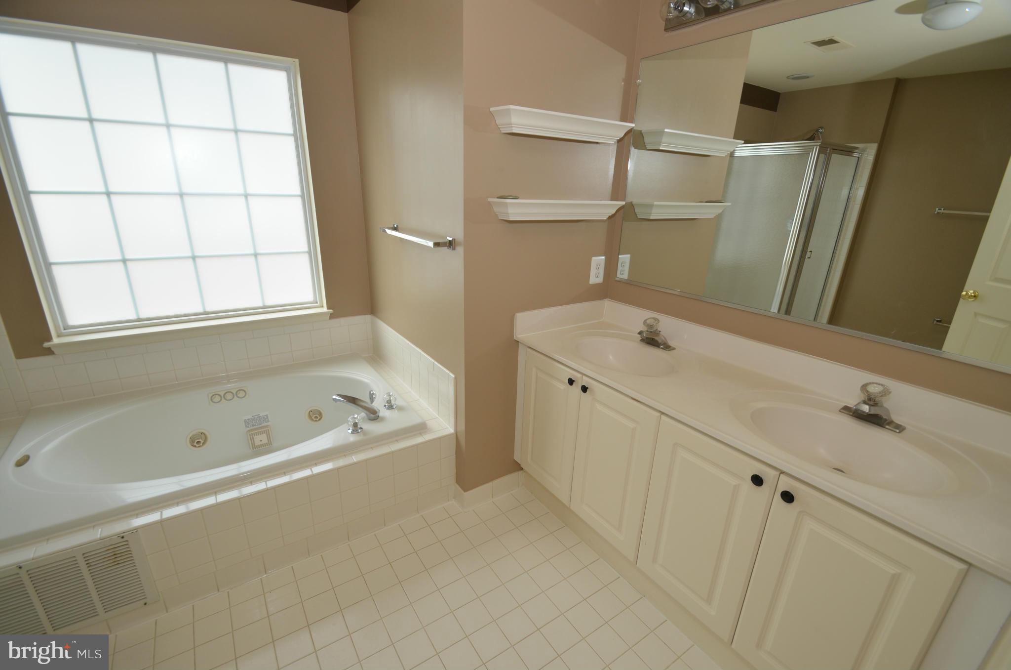 KINGSTOWNE - Residential Lease