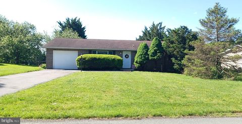 1536 FARM LANE GREENCASTLE PA 17225