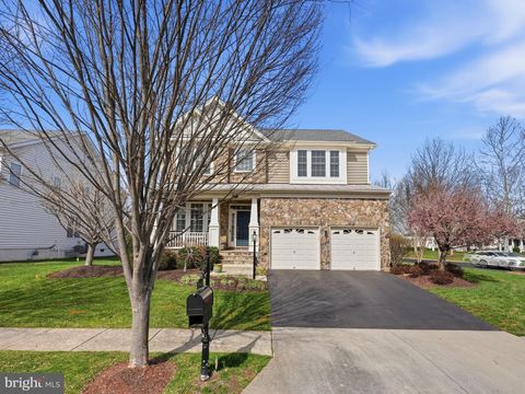 Photo of 15402 Gossoms Store Court, HAYMARKET, VA 20169 (MLS # VAPW2114722)