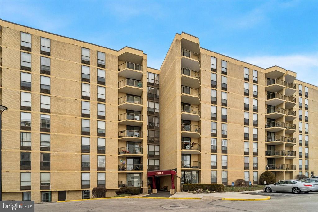 Photo of 666 W Germantown Pike #1216, PLYMOUTH MEETING, PA 19462 (MLS # PAMC2166090)