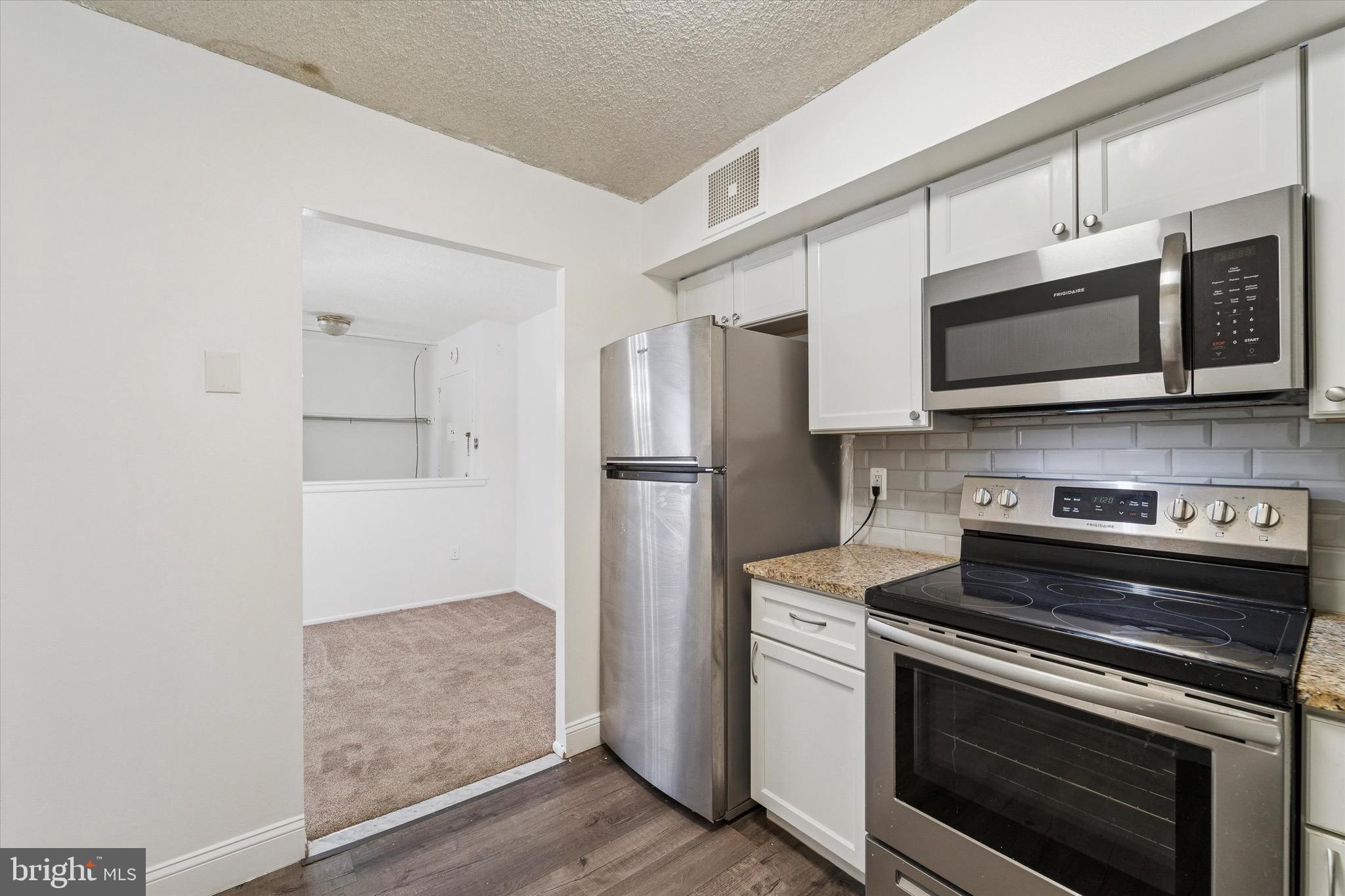 PLYMOUTH HILLS - Residential