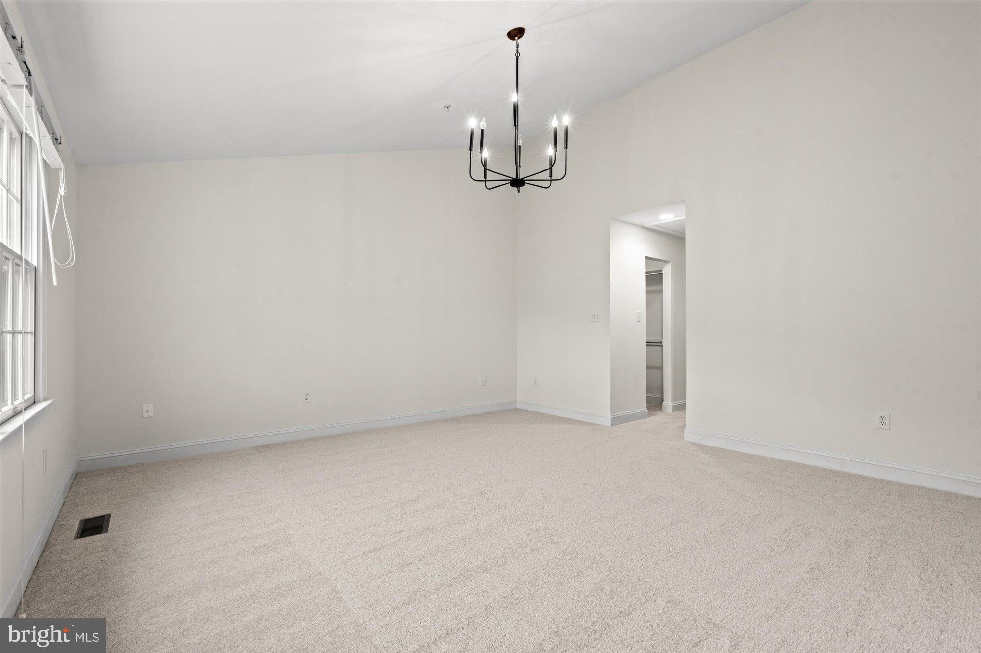 COURTHOUSE TRIANGLE - Residential Lease