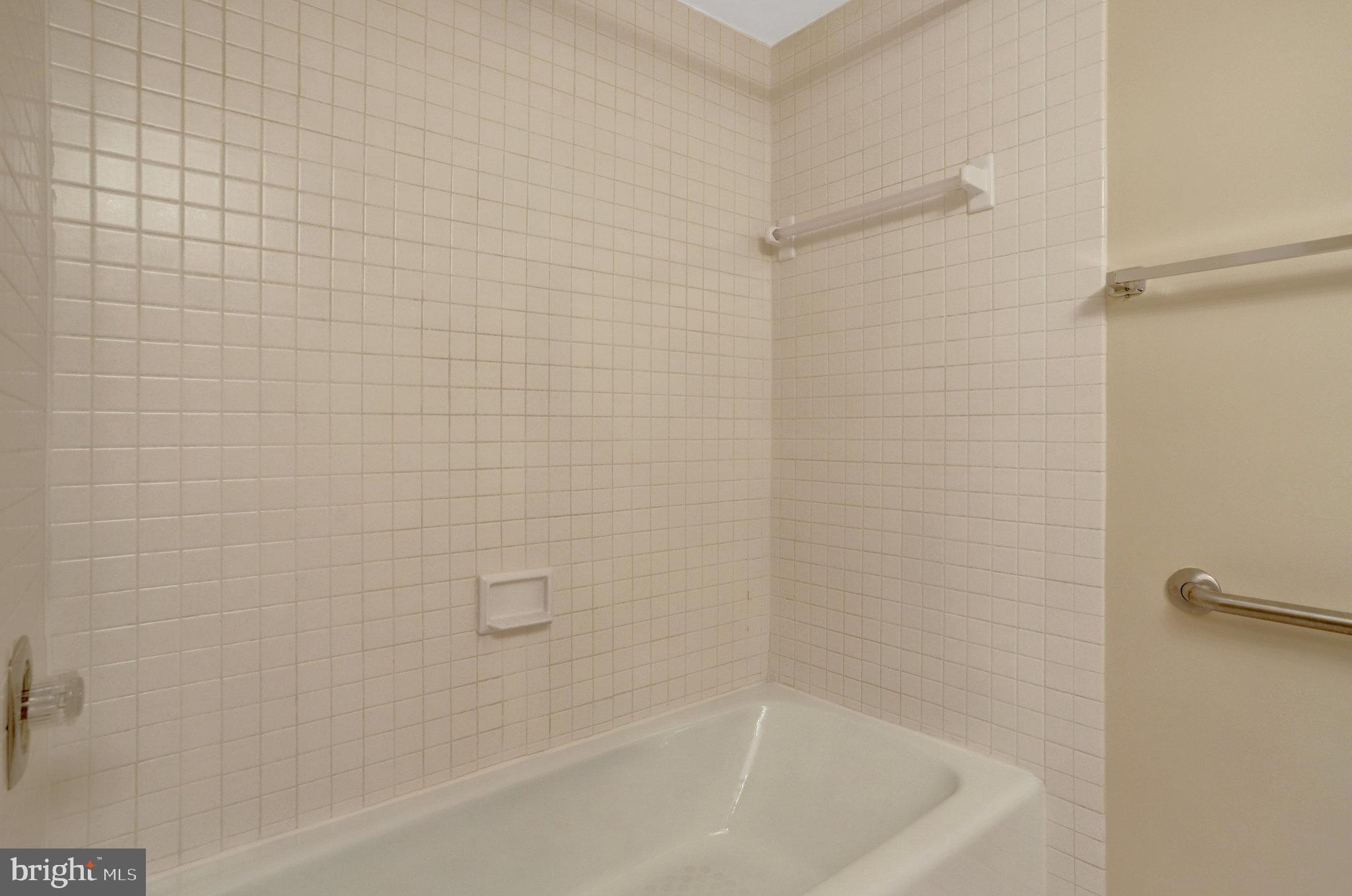 SKYLINE HOUSE - Residential Lease