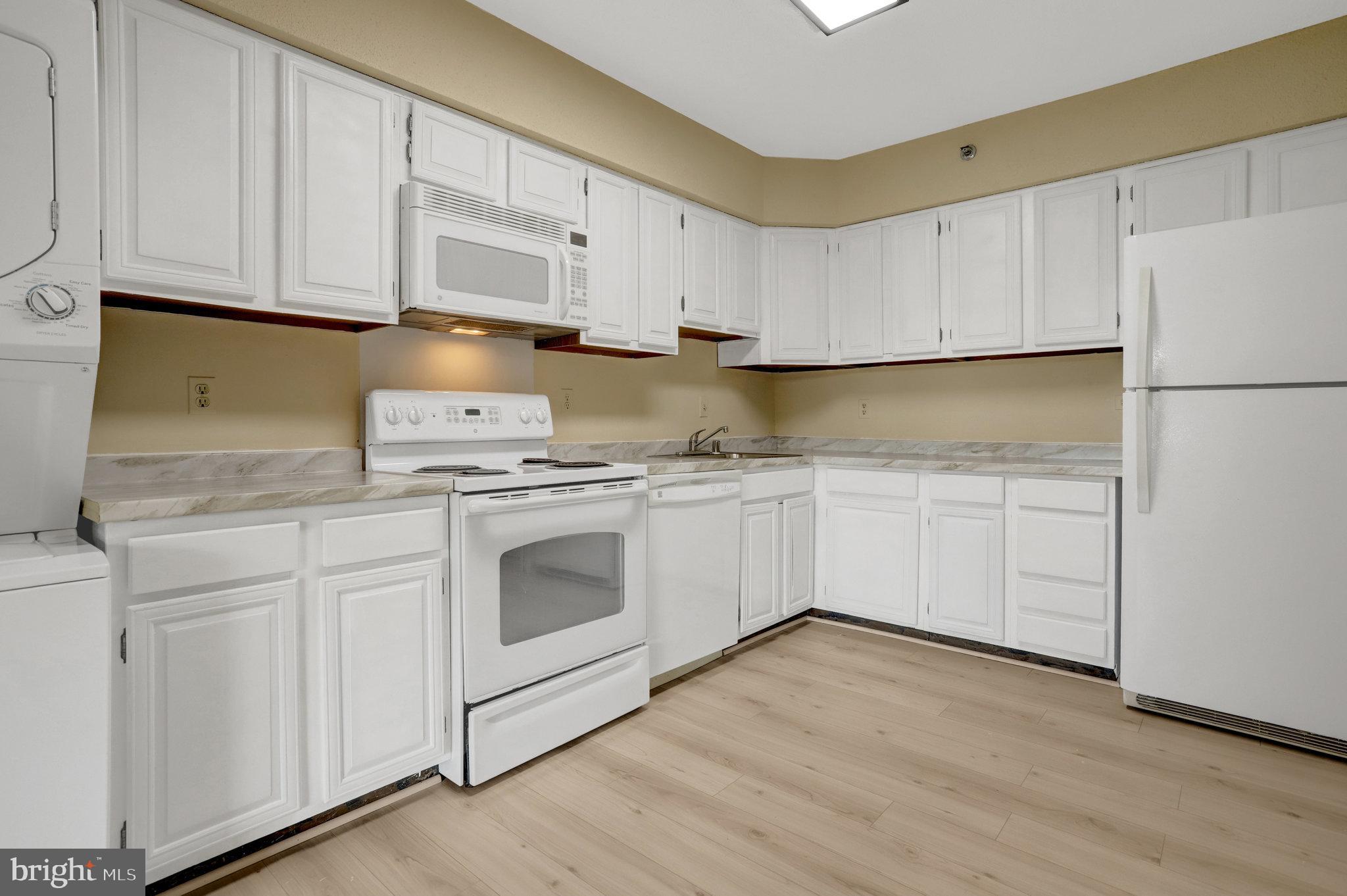 SKYLINE HOUSE - Residential Lease