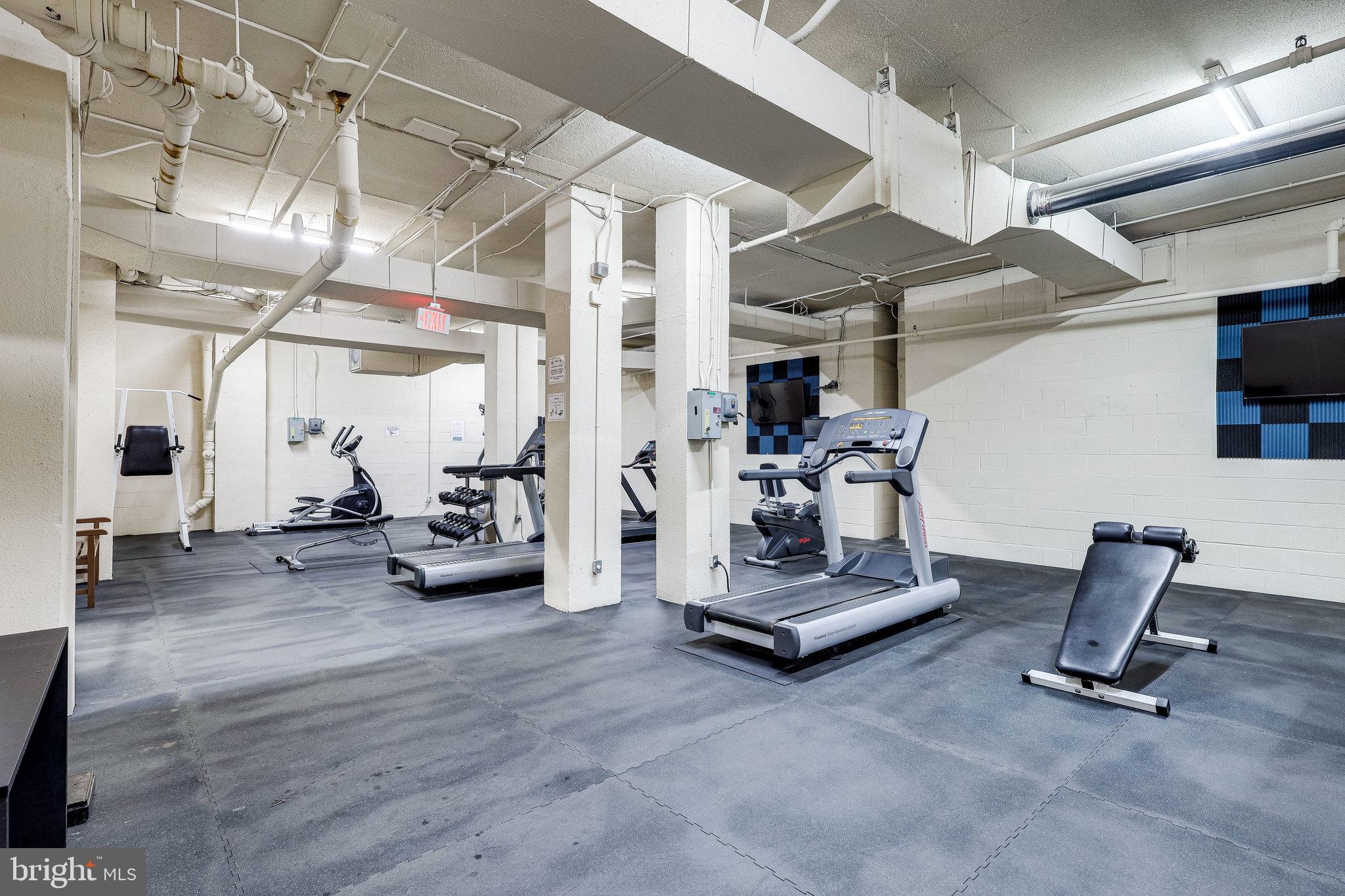 SKYLINE HOUSE - Residential Lease