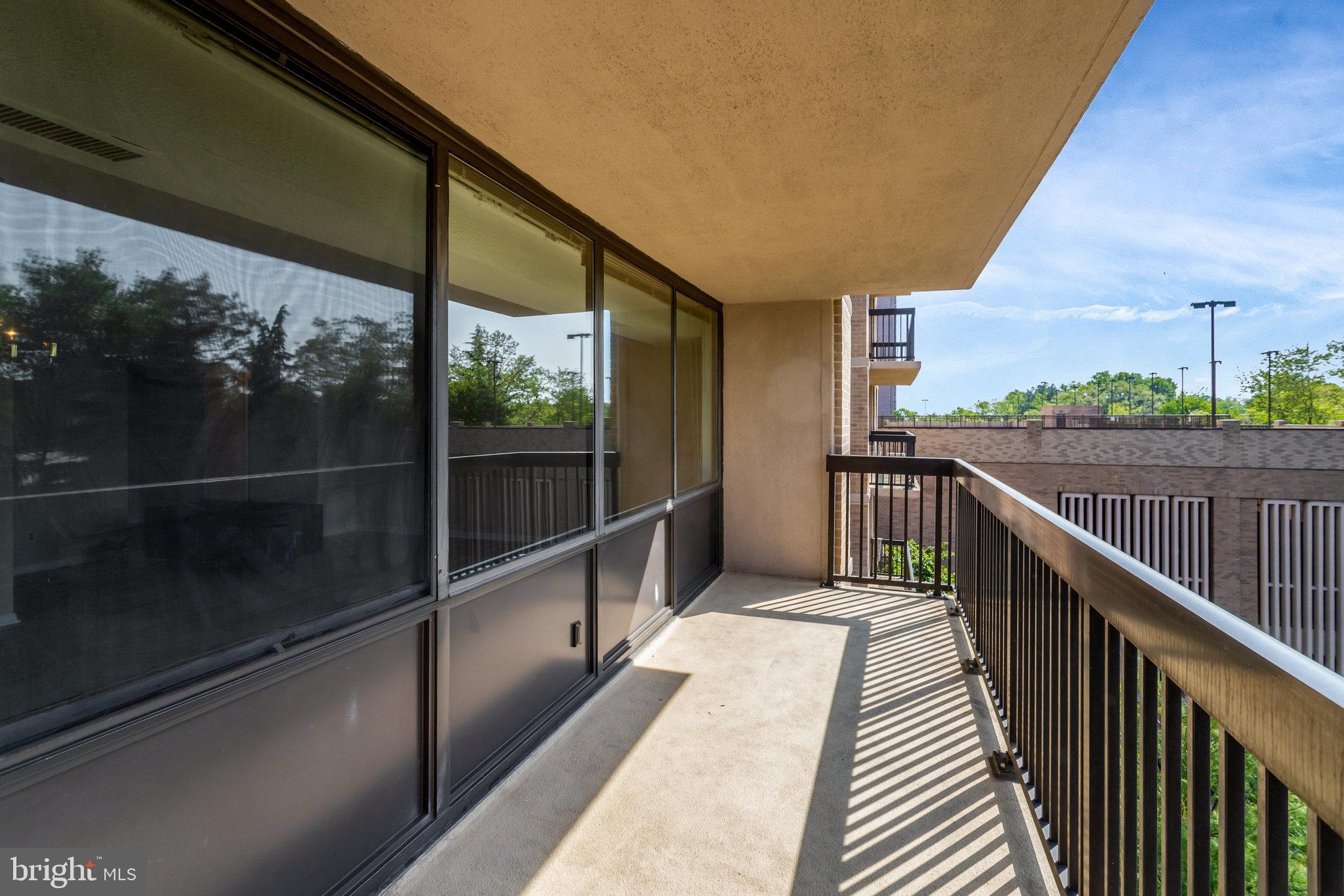 SKYLINE HOUSE - Residential Lease