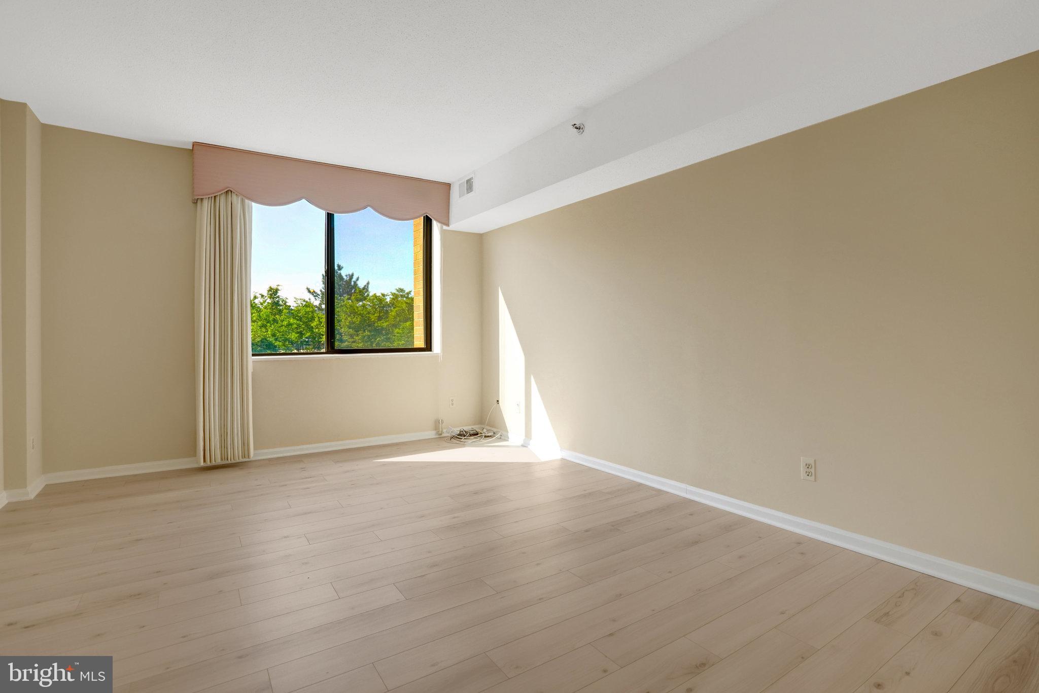 SKYLINE HOUSE - Residential Lease