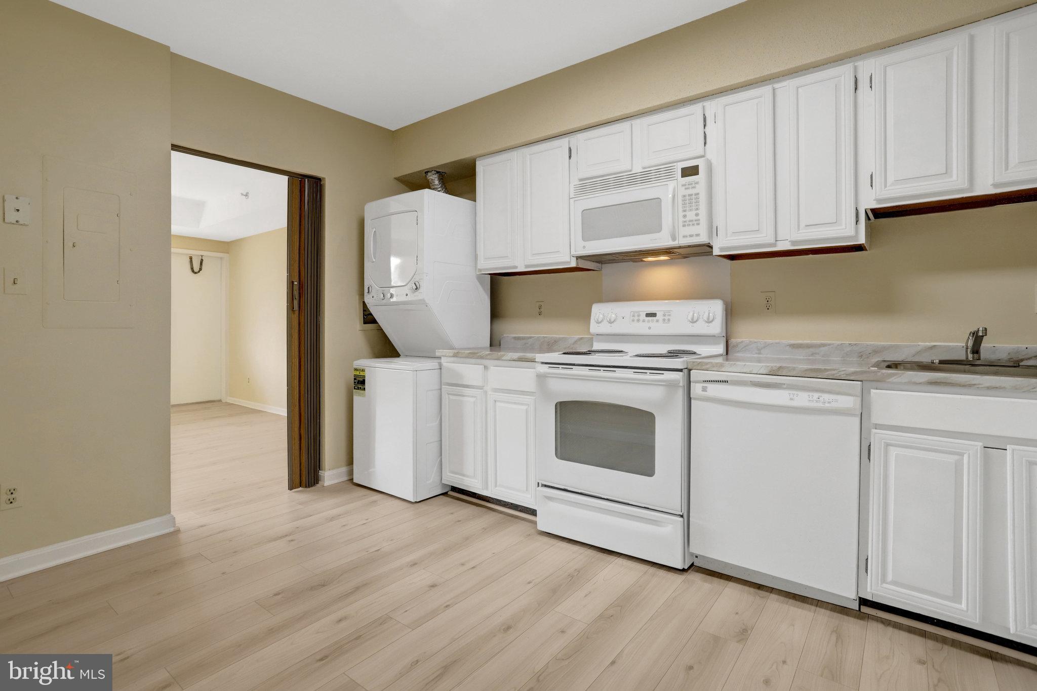 SKYLINE HOUSE - Residential Lease