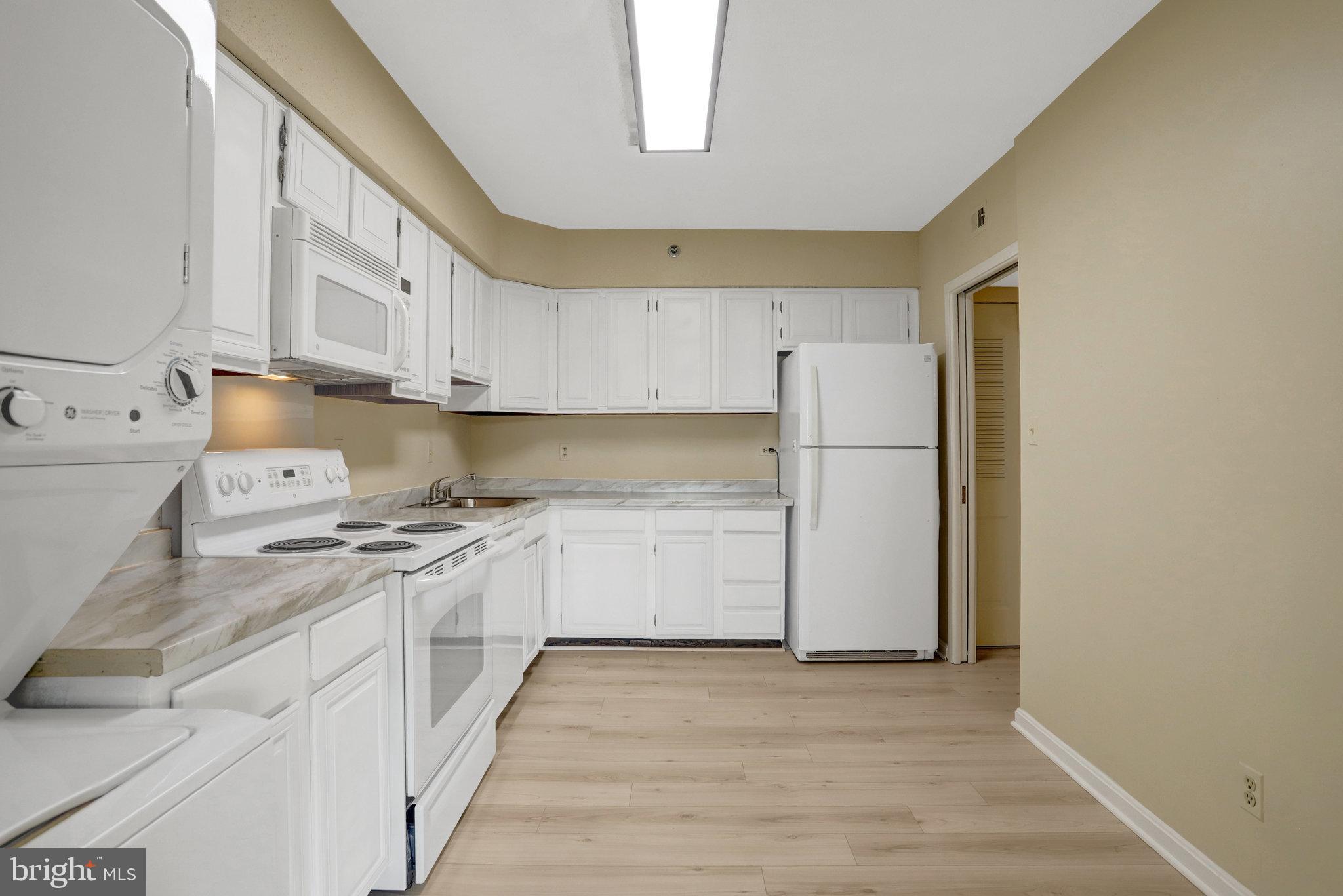 SKYLINE HOUSE - Residential Lease