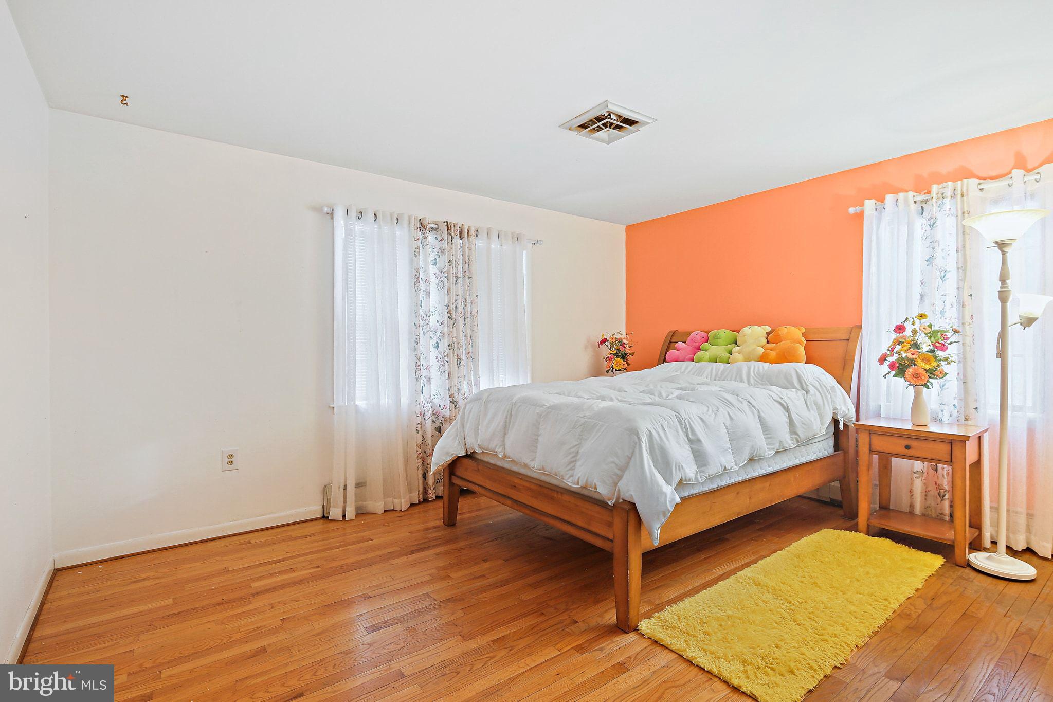 WINDSOR MILL - Residential