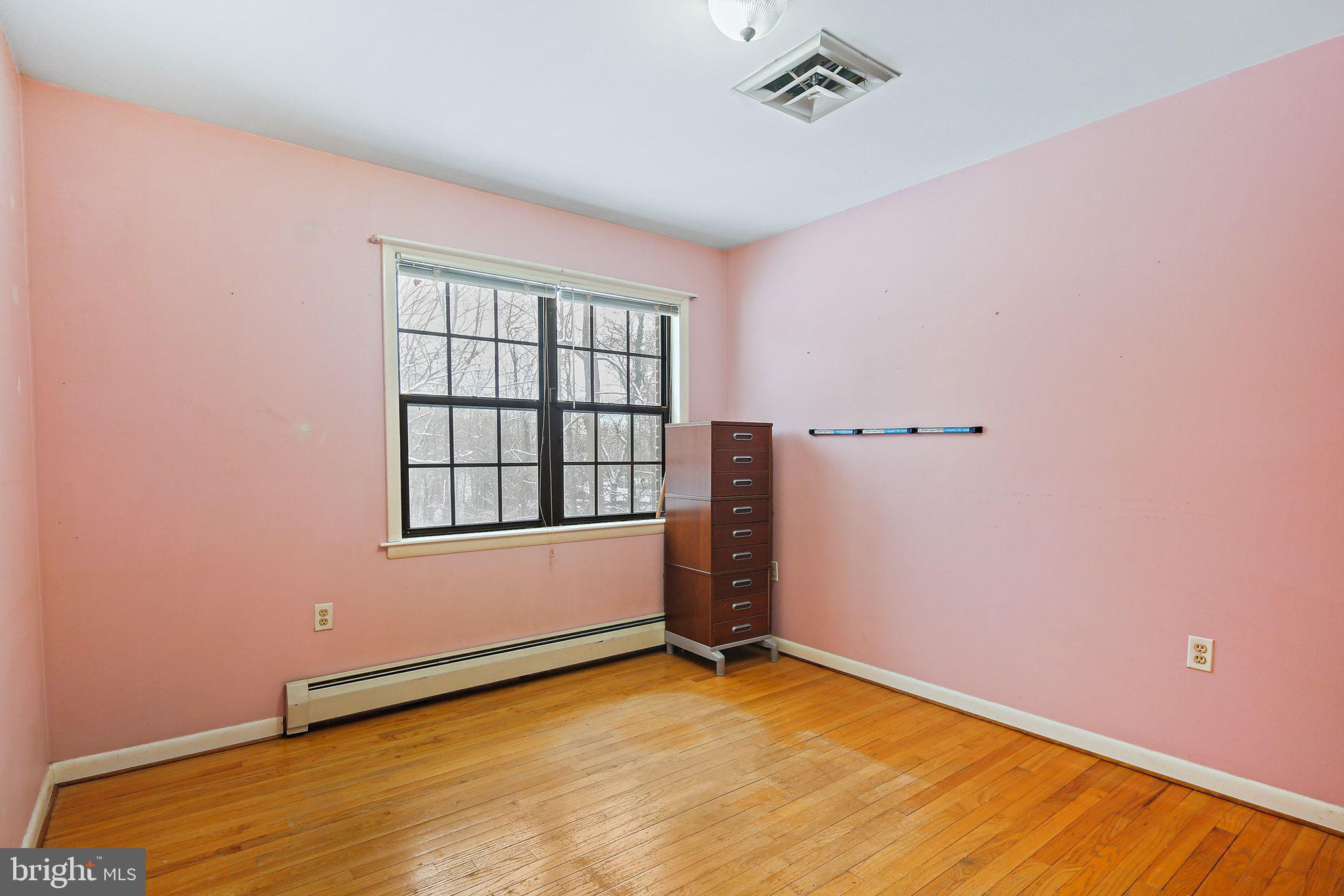 WINDSOR MILL - Residential