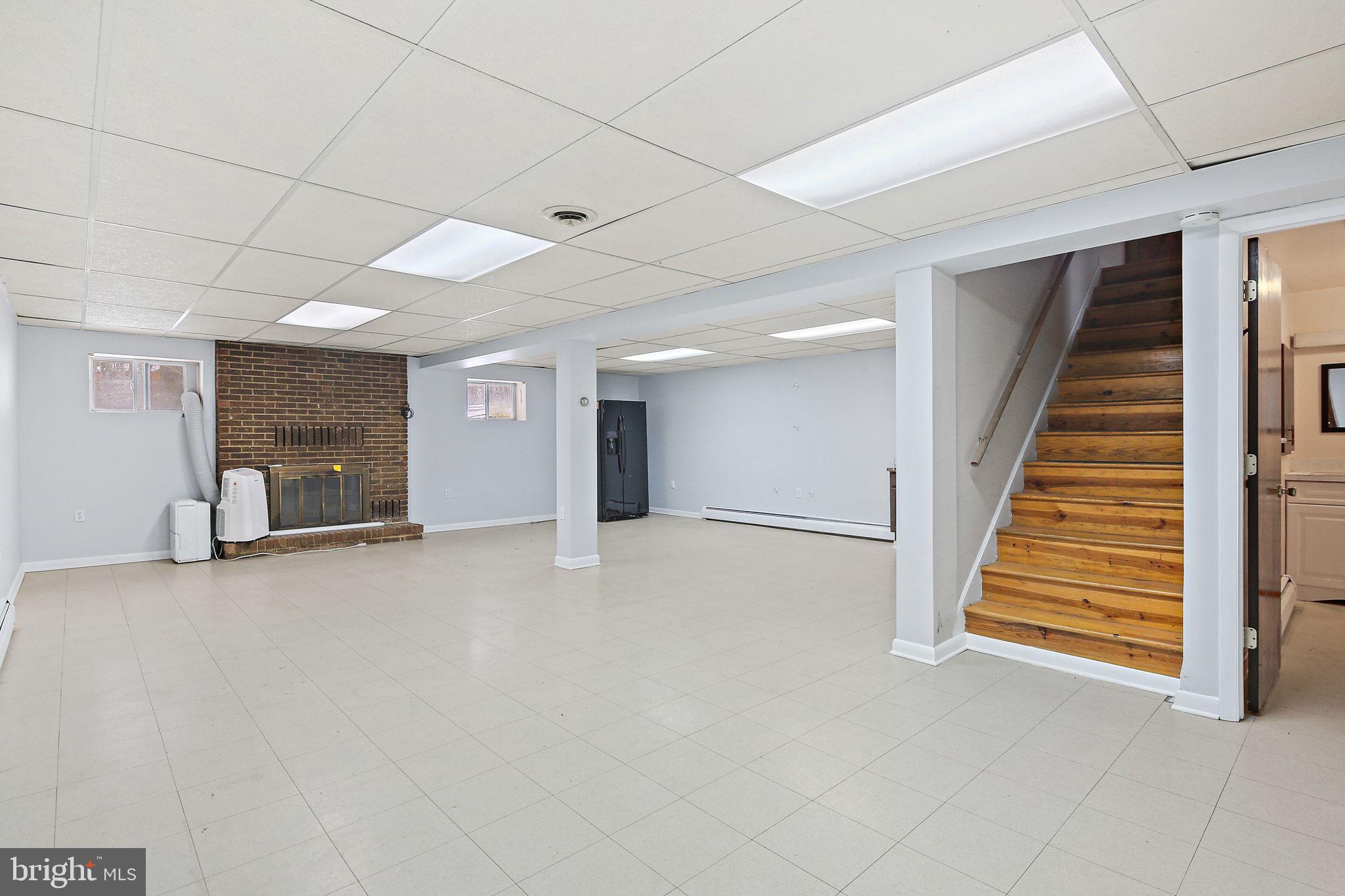 WINDSOR MILL - Residential