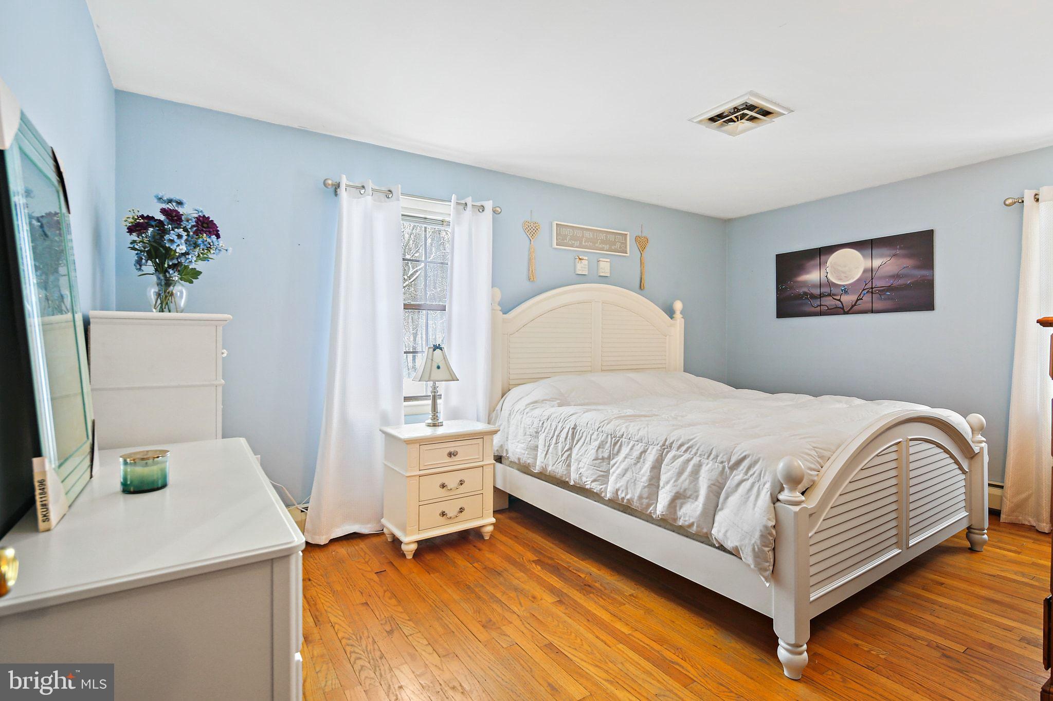 WINDSOR MILL - Residential