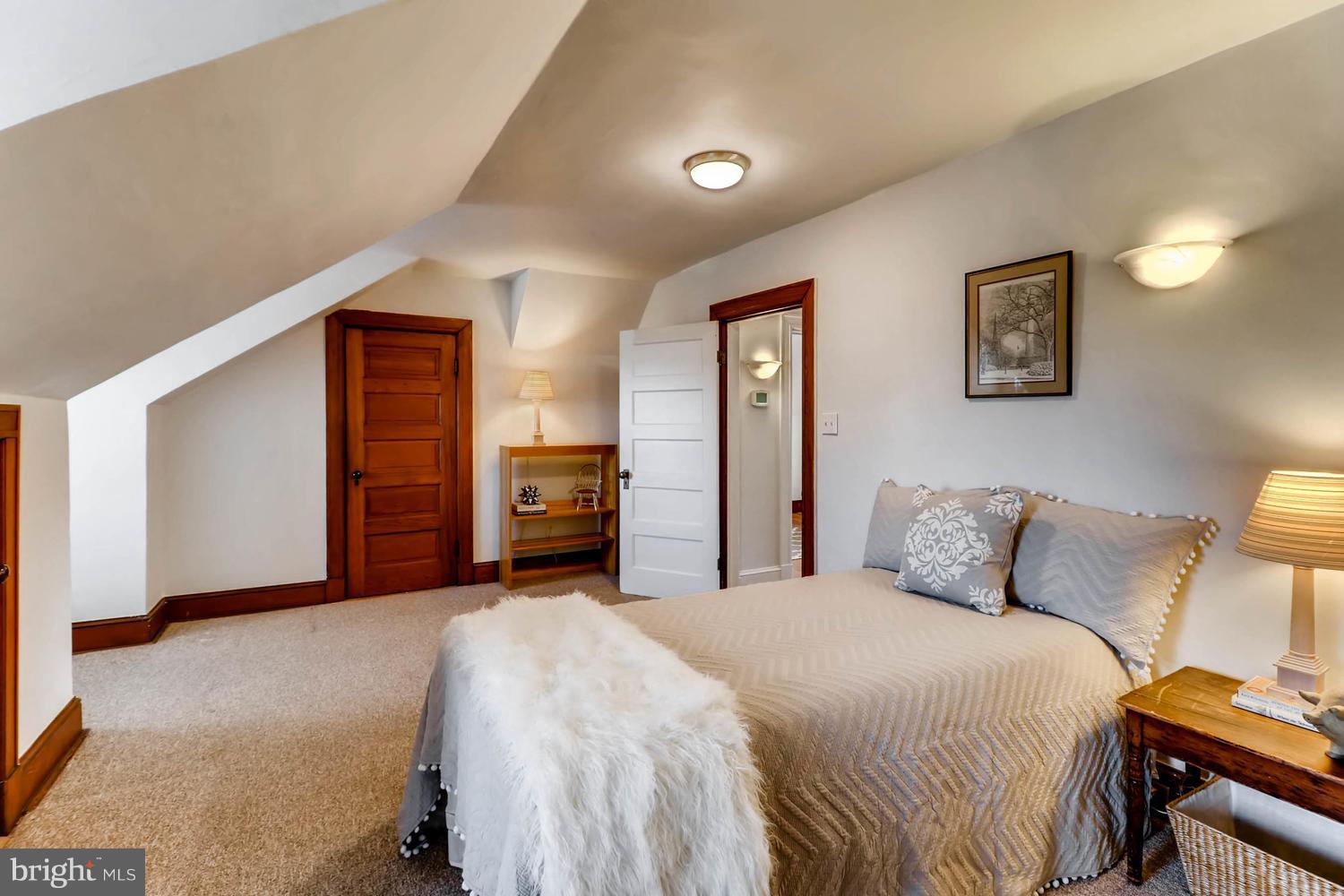 ROLAND PARK - Residential