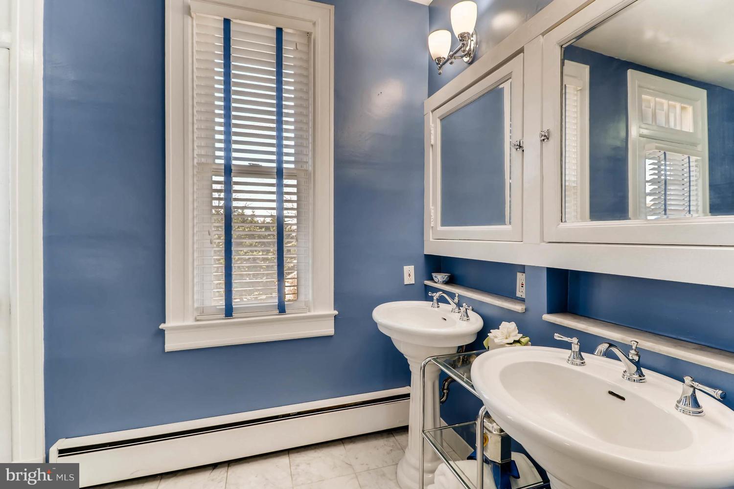 ROLAND PARK - Residential