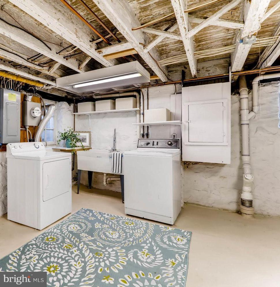 ROLAND PARK - Residential