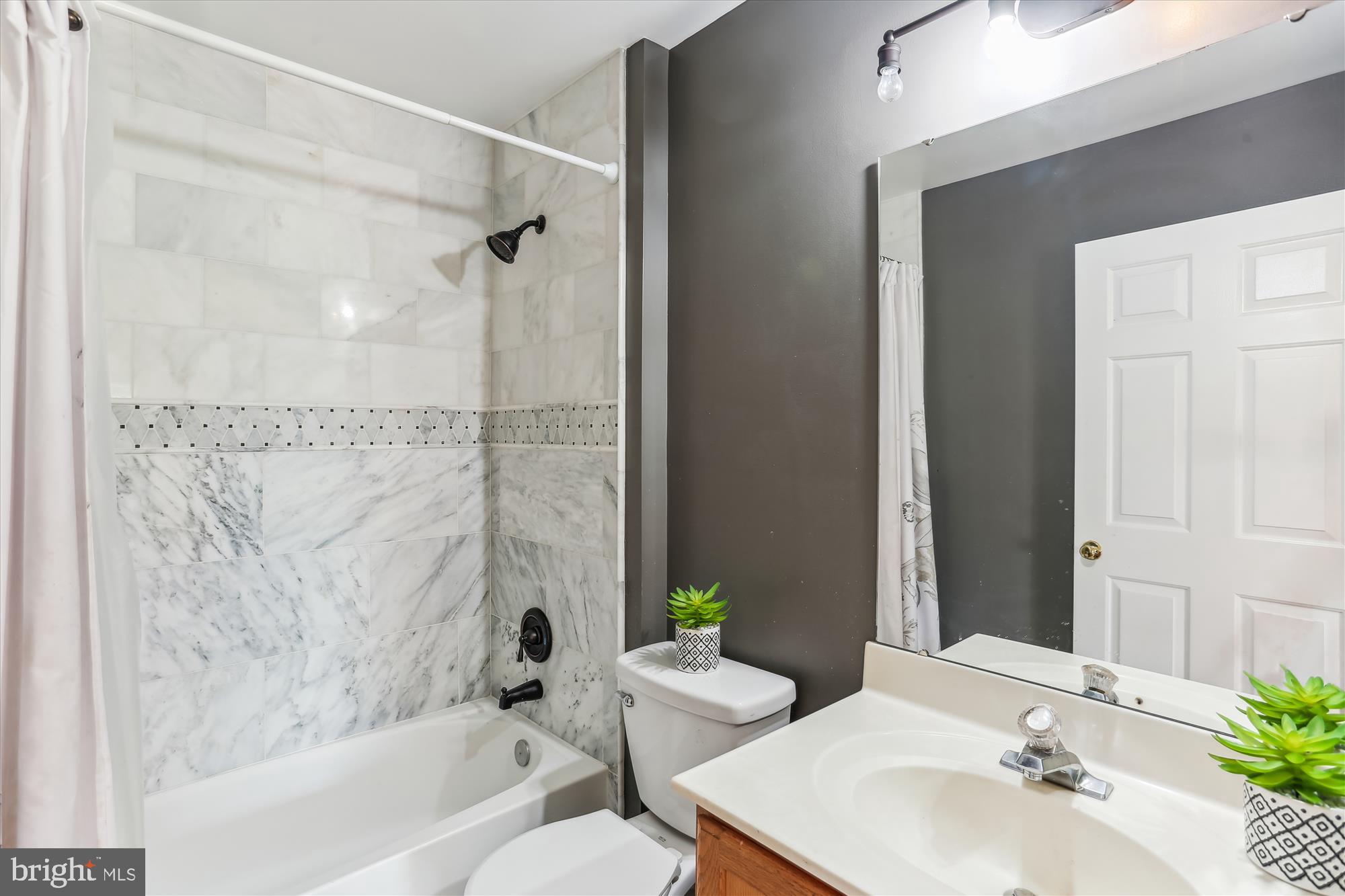 OAKLAND FARM - Residential