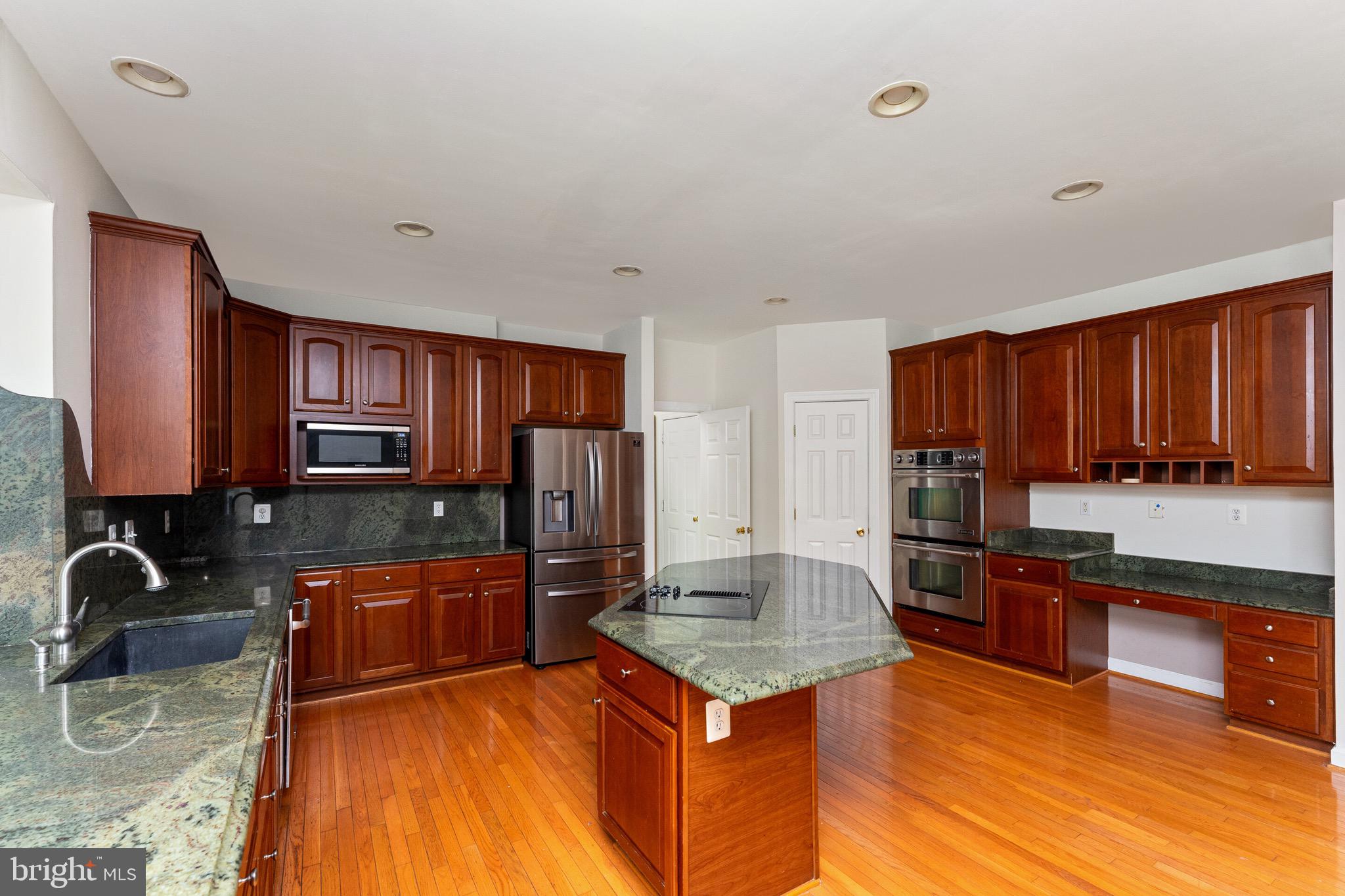 ELLIS PLANTATION - Residential