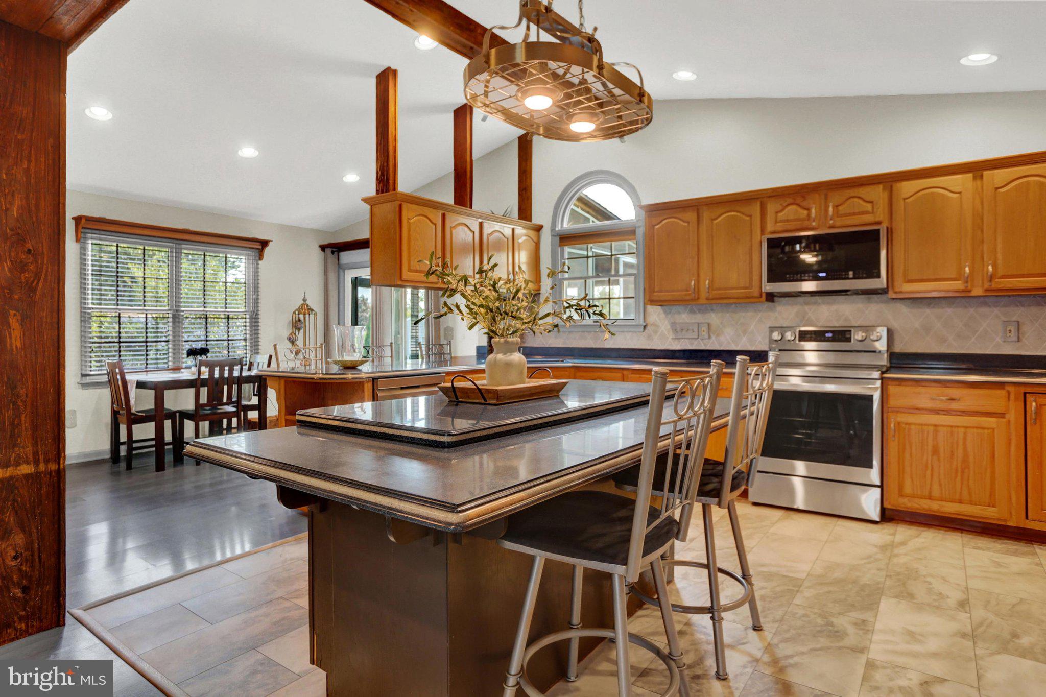 2413 WICKLOW DRIVE
