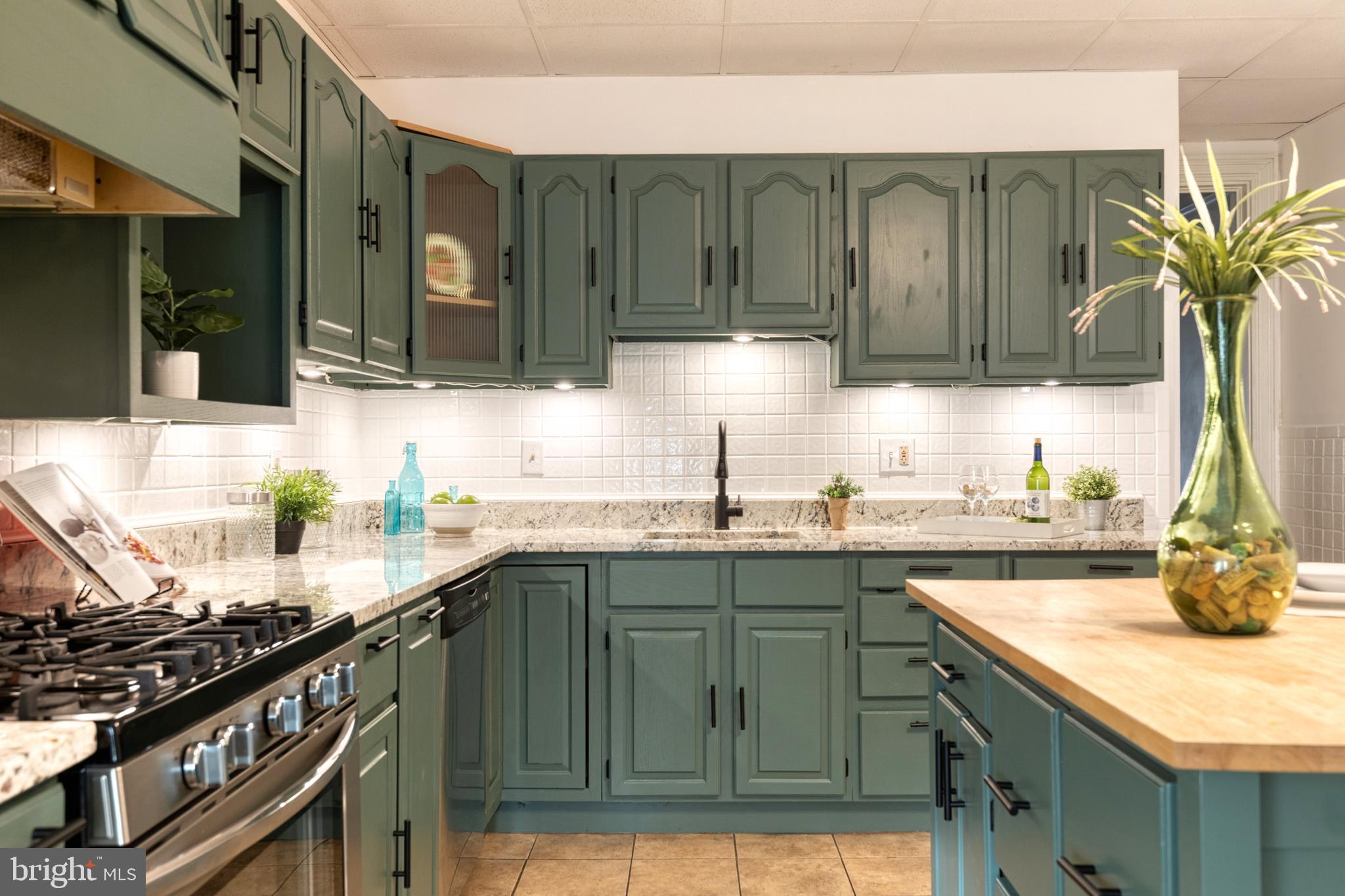 HAMPDEN HISTORIC DISTRICT - Residential