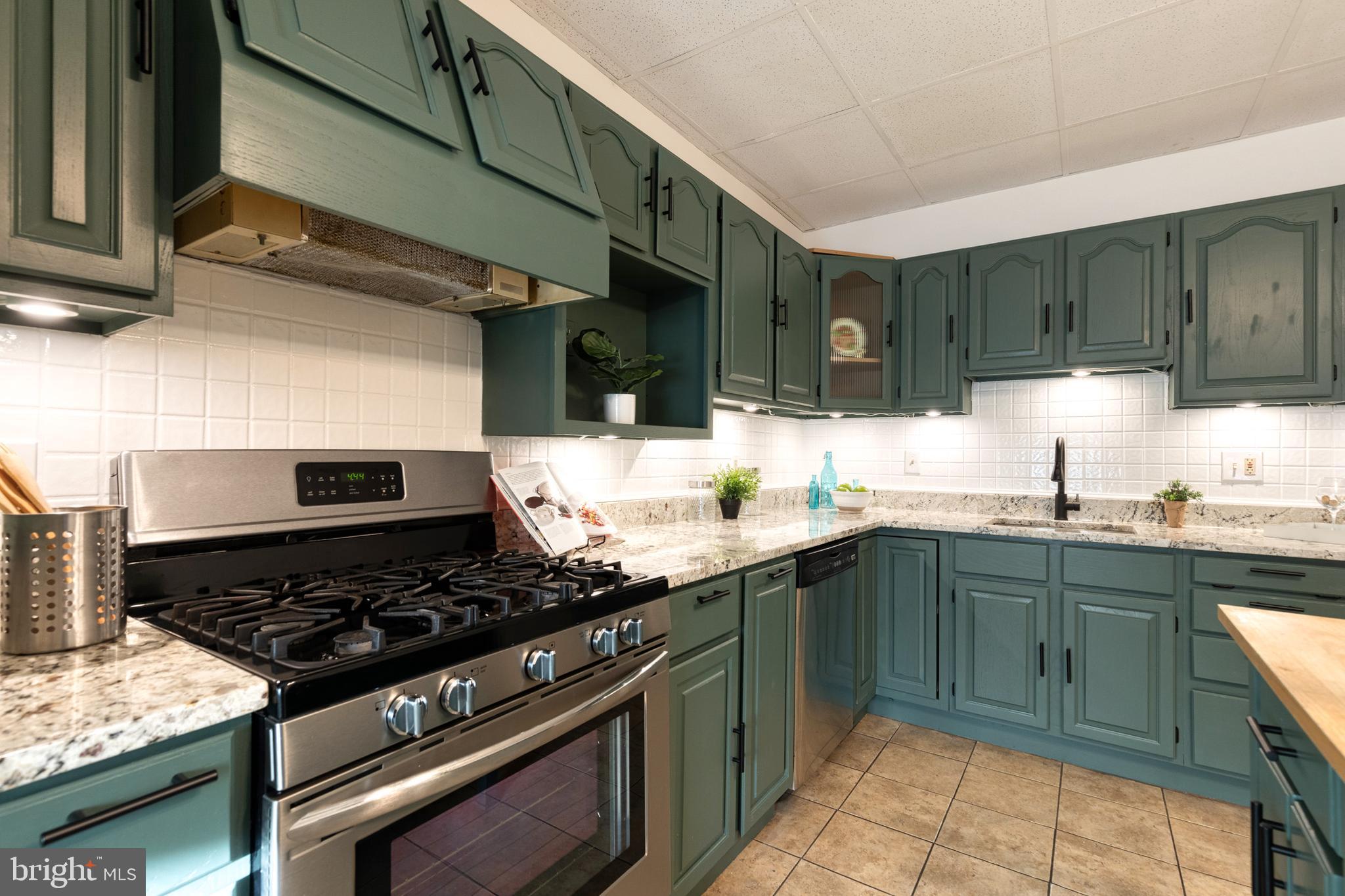 HAMPDEN HISTORIC DISTRICT - Residential