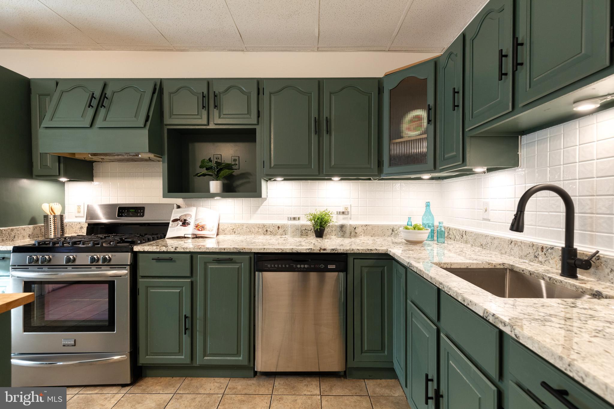 HAMPDEN HISTORIC DISTRICT - Residential