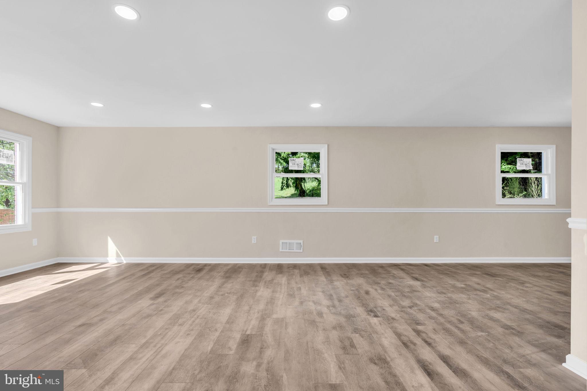 RIVER RIDGE - Residential