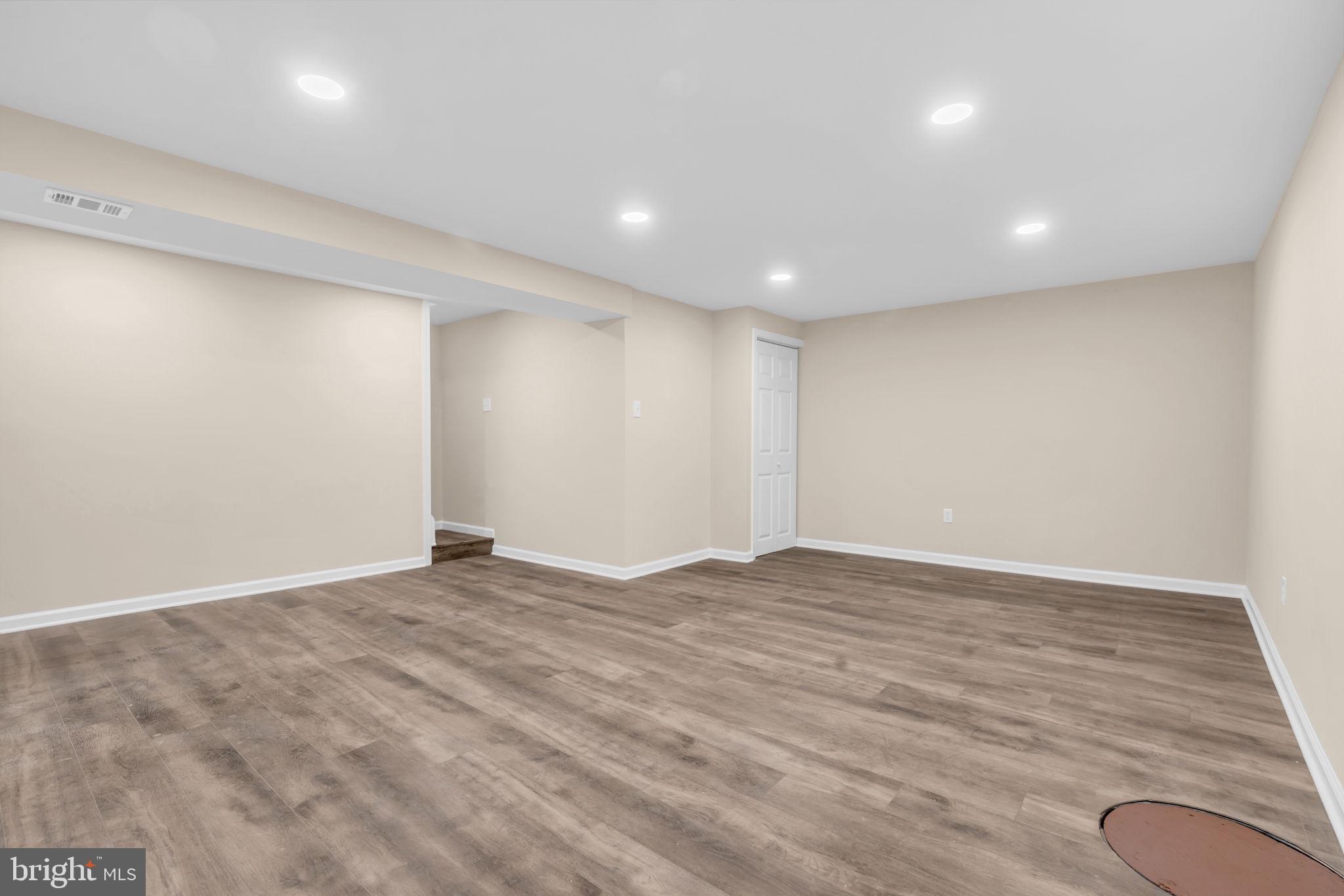 RIVER RIDGE - Residential